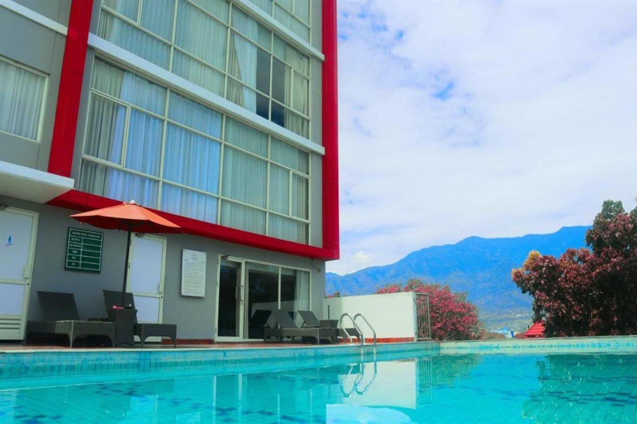 Hotel Santika Palu Exterior foto