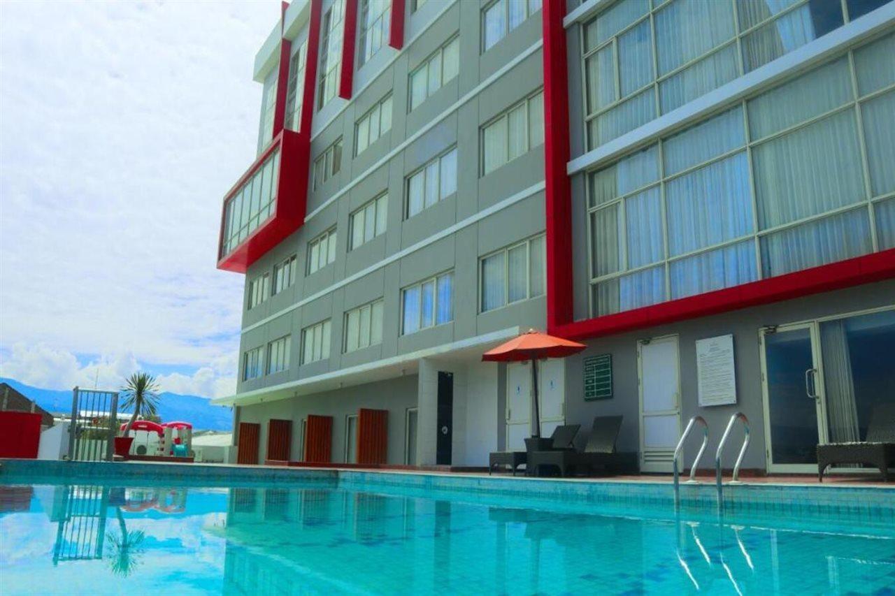 Hotel Santika Palu Exterior foto