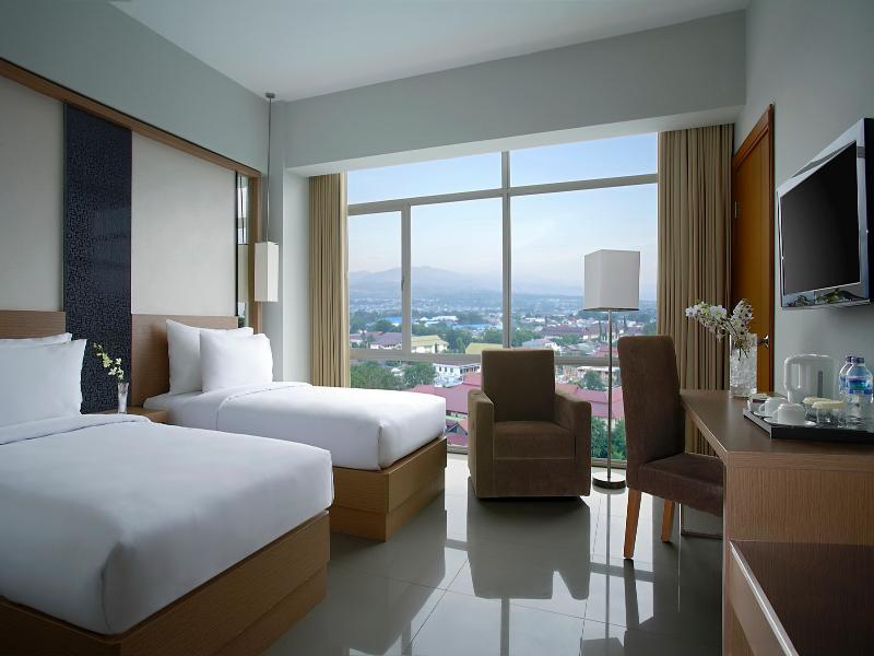 Hotel Santika Palu Exterior foto