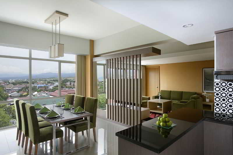 Hotel Santika Palu Exterior foto